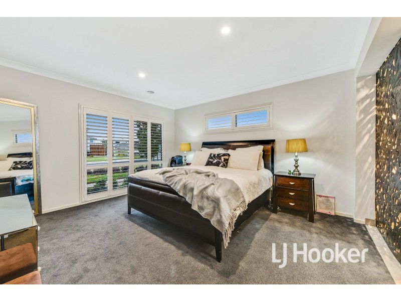 18 Casa Street, Clyde North VIC 3978