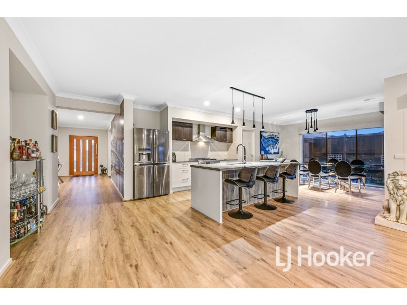18 Casa Street, Clyde North VIC 3978