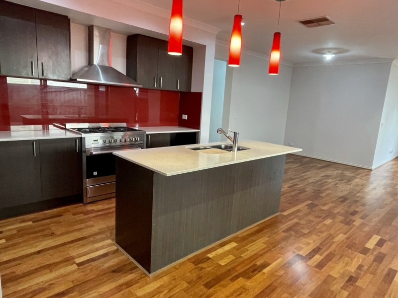 5 Monique Rose Drive, Cranbourne West VIC 3977