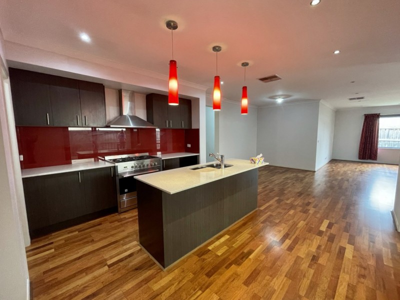 5 Monique Rose Drive, Cranbourne West VIC 3977