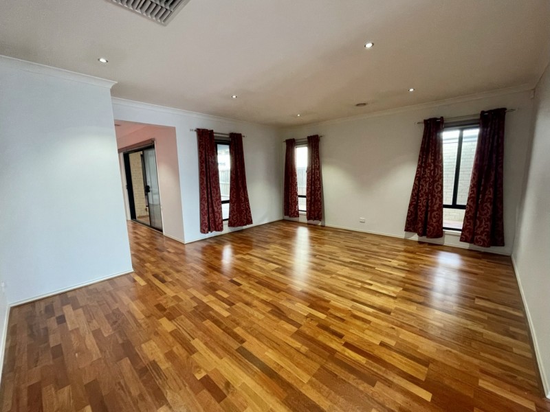 5 Monique Rose Drive, Cranbourne West VIC 3977