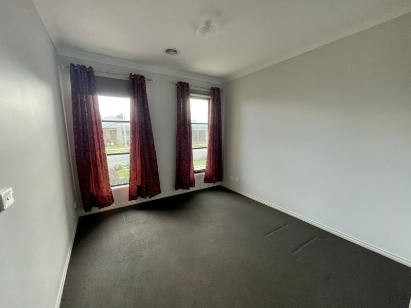 5 Monique Rose Drive, Cranbourne West VIC 3977