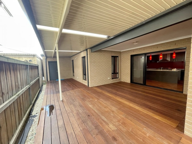 5 Monique Rose Drive, Cranbourne West VIC 3977