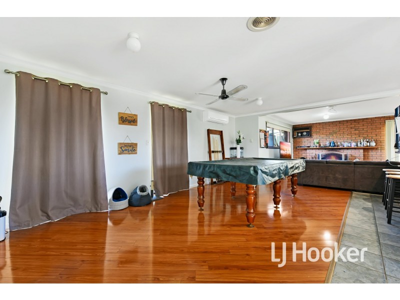 13 Valepark crescent, Cranbourne VIC 3977