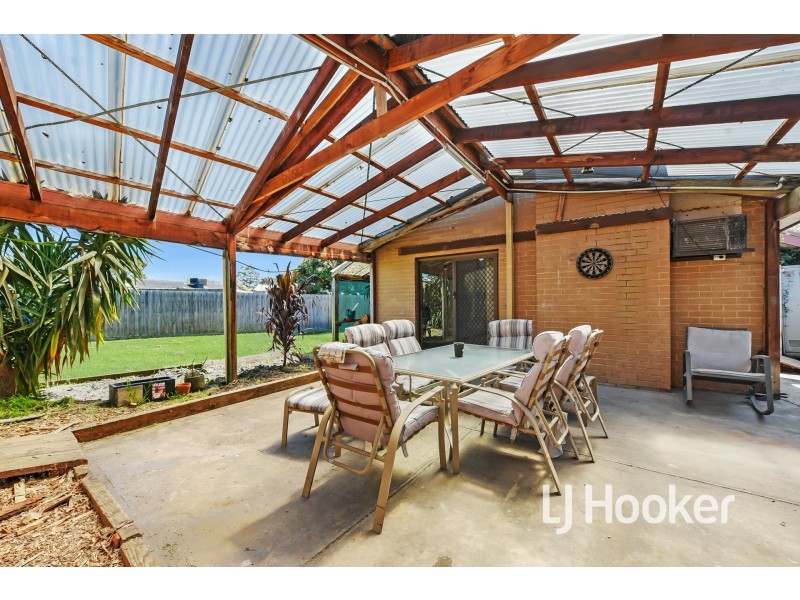 13 Valepark crescent, Cranbourne VIC 3977