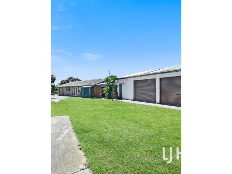 13 Valepark crescent, Cranbourne VIC 3977
