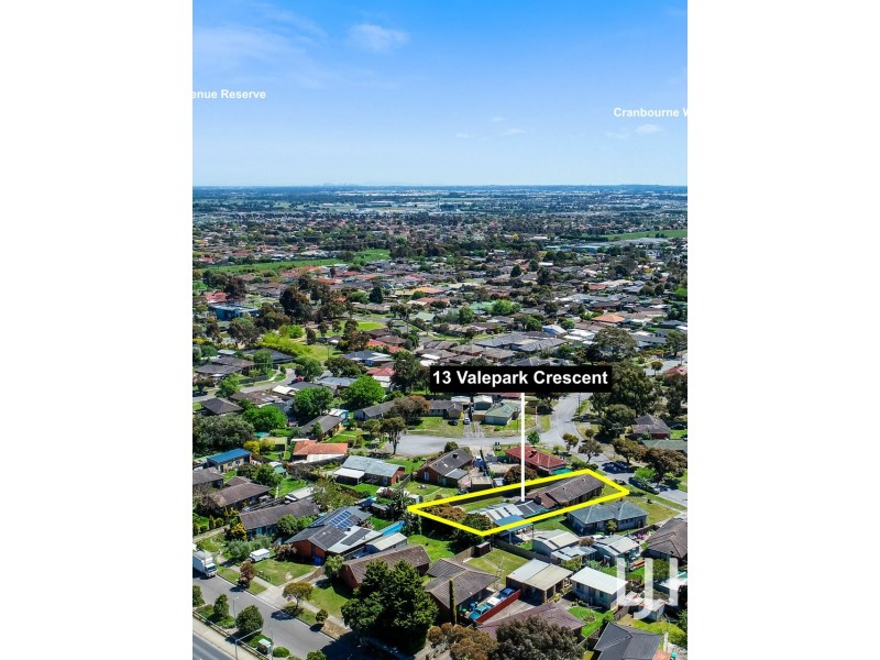 13 Valepark crescent, Cranbourne VIC 3977