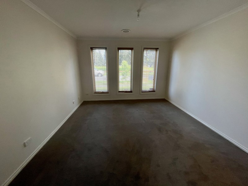 10 Venus Place, Cranbourne VIC 3977