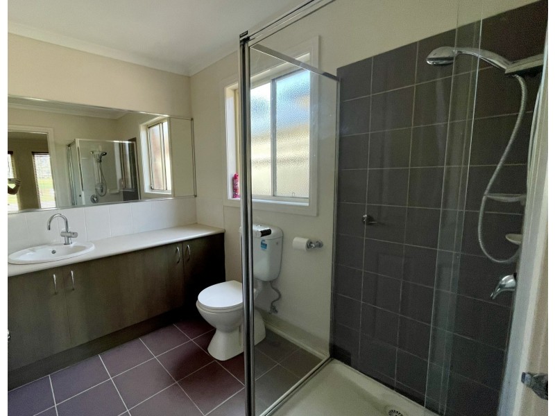 10 Venus Place, Cranbourne VIC 3977