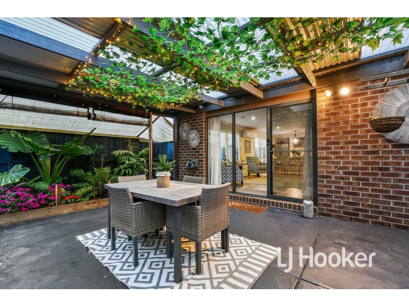 4 Aura Street, Clyde North VIC 3978