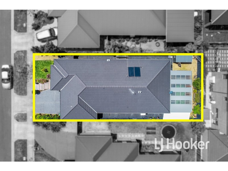 4 Aura Street, Clyde North VIC 3978