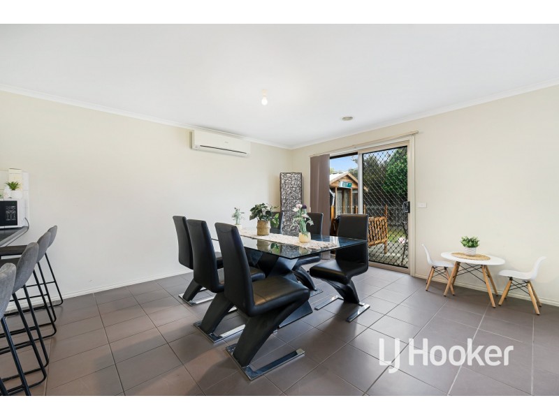 3 Peisley Crescent, Cranbourne East VIC 3977
