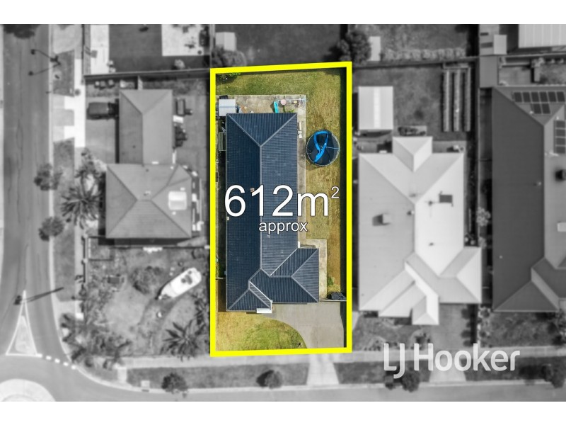 3 Peisley Crescent, Cranbourne East VIC 3977