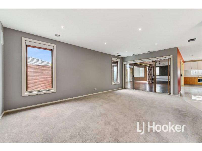 6 Cherrywood Way, Narre Warren South VIC 3805