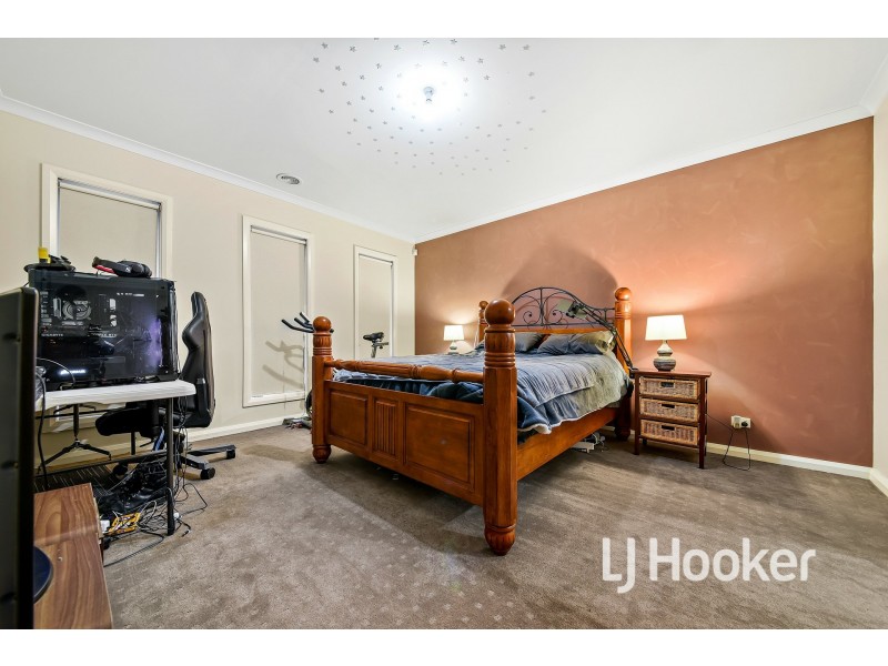 17 Alarah Boulevard, Cranbourne West VIC 3977