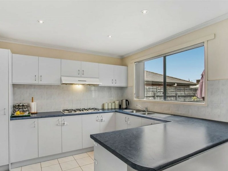 23 Fernisky Drive, Cranbourne East VIC 3977