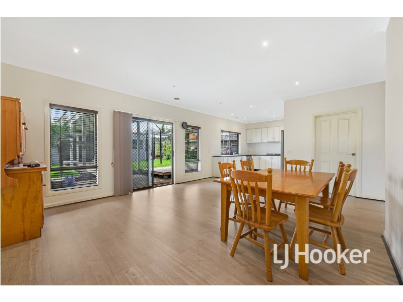 12 Glade Court, Cranbourne VIC 3977