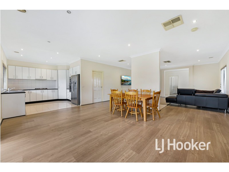 12 Glade Court, Cranbourne VIC 3977