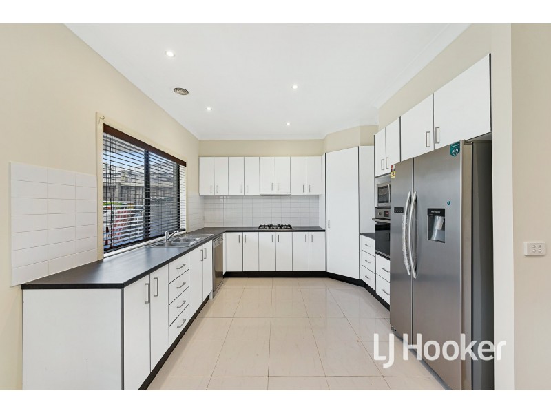 12 Glade Court, Cranbourne VIC 3977