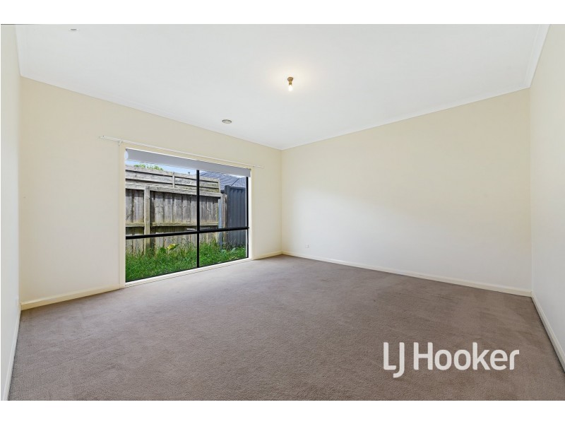 12 Glade Court, Cranbourne VIC 3977