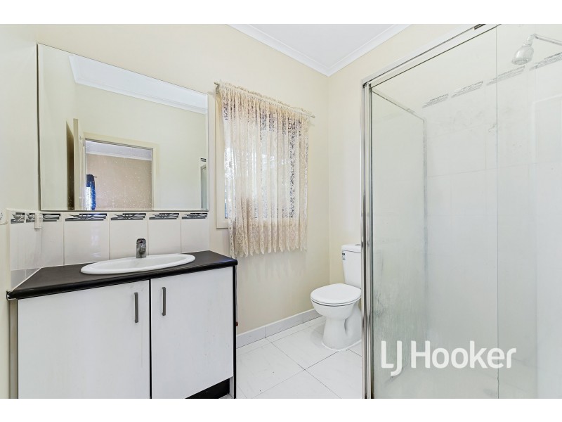12 Glade Court, Cranbourne VIC 3977