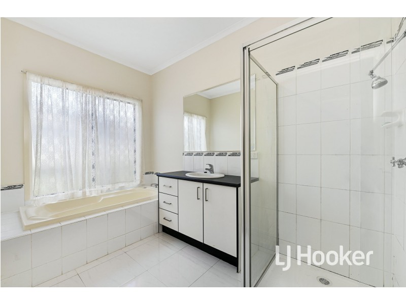 12 Glade Court, Cranbourne VIC 3977