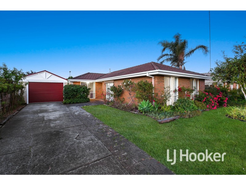 19 Elandra Way, Cranbourne West VIC 3977