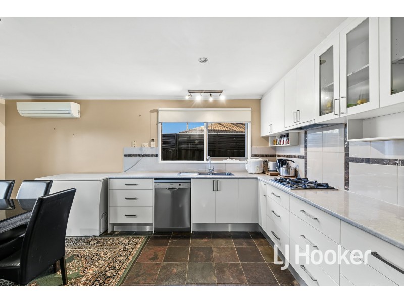 19 Elandra Way, Cranbourne West VIC 3977