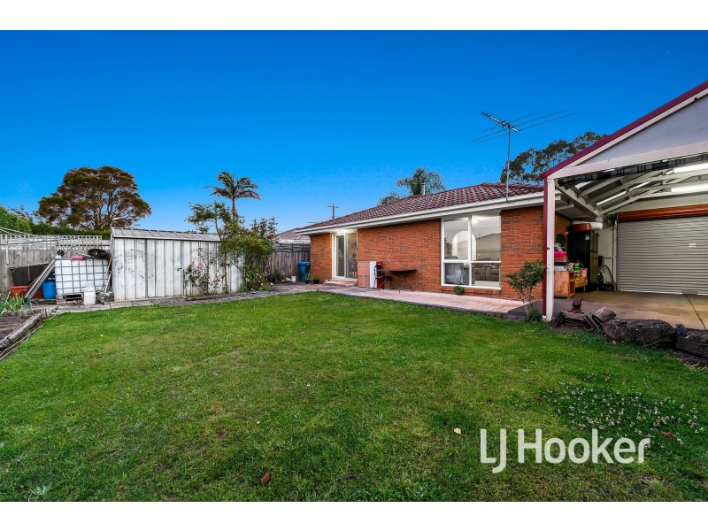 19 Elandra Way, Cranbourne West VIC 3977