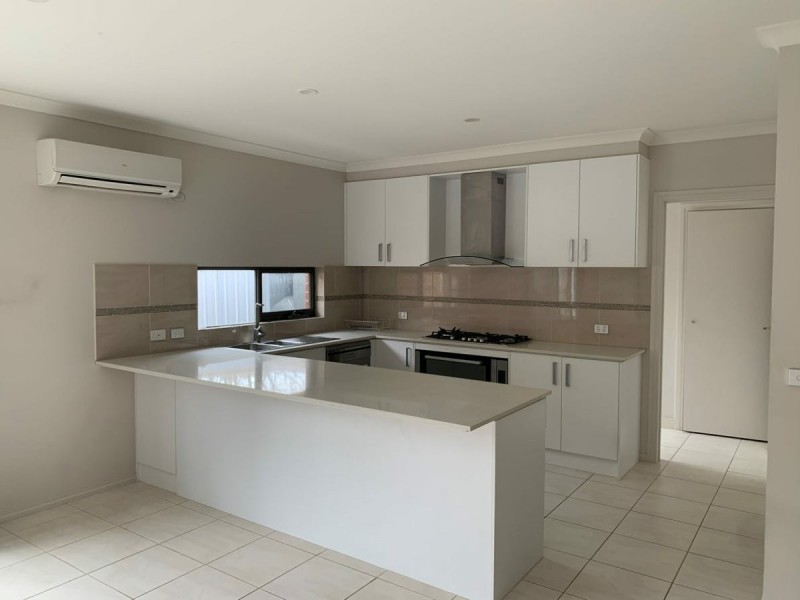 2a McLaren Street, Cranbourne VIC 3977