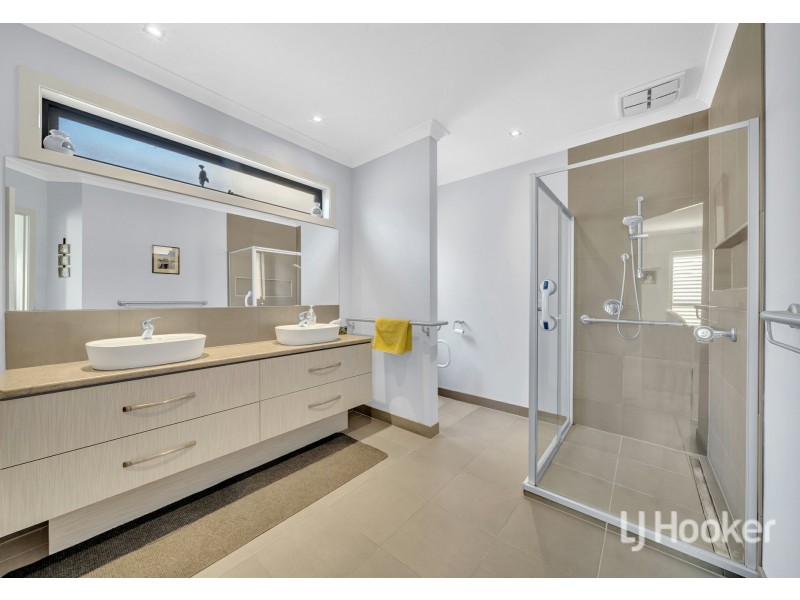 3 Freshfields Drive, Cranbourne North VIC 3977