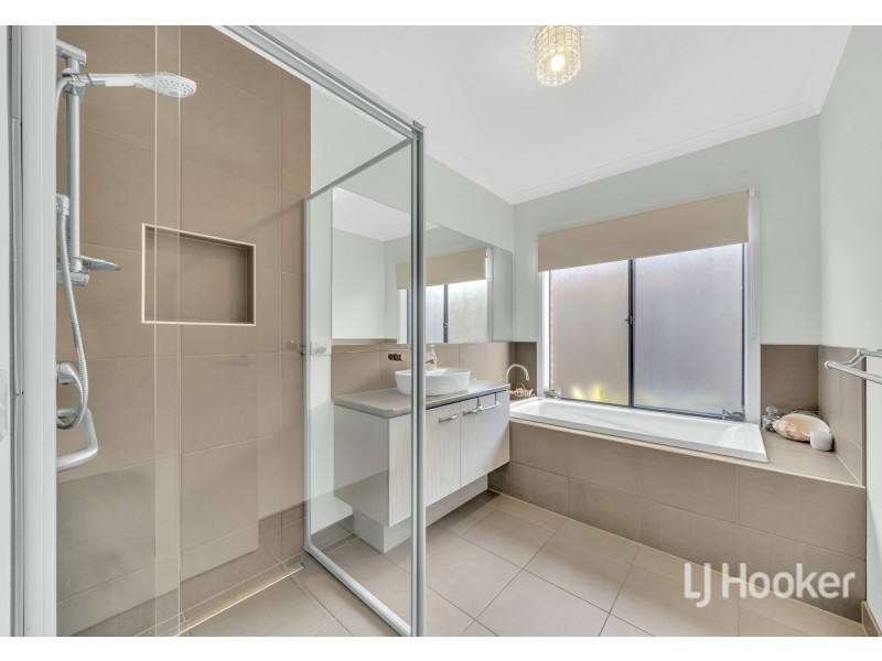 3 Freshfields Drive, Cranbourne North VIC 3977