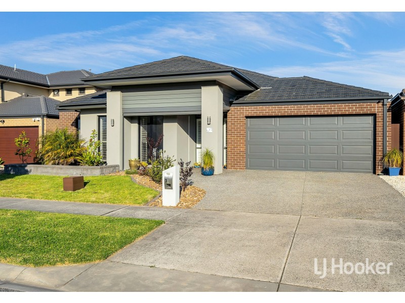 3 Freshfields Drive, Cranbourne North VIC 3977