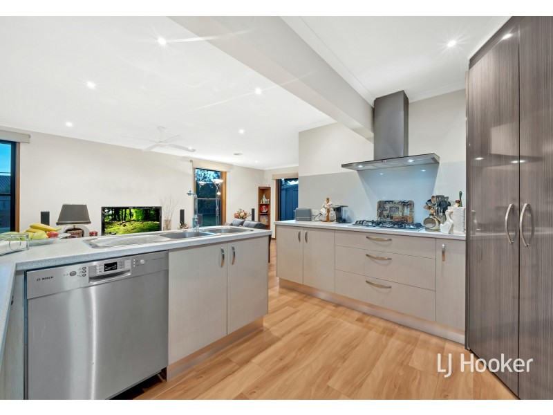 5 Steele Court, Cranbourne North VIC 3977