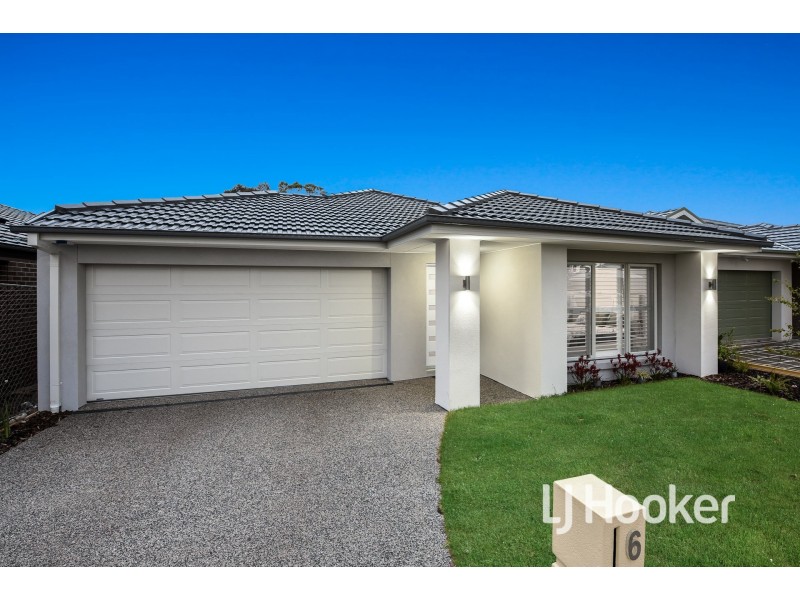 6 Hinneberg Street, Cranbourne VIC 3977