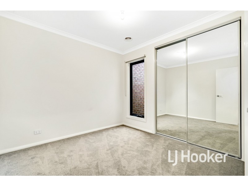 4 Yolen Street, Officer VIC 3809