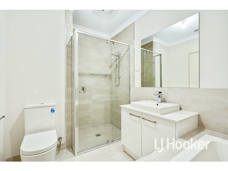 4 Yolen Street, Officer VIC 3809