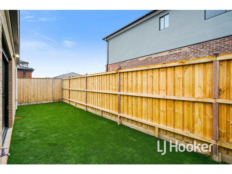 4 Yolen Street, Officer VIC 3809