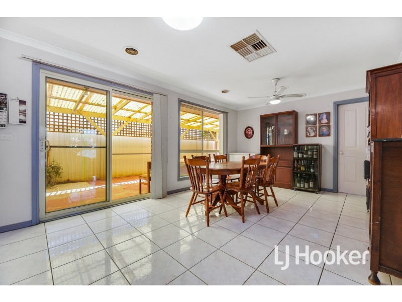 21 Hazelmere Avenue, Cranbourne West VIC 3977