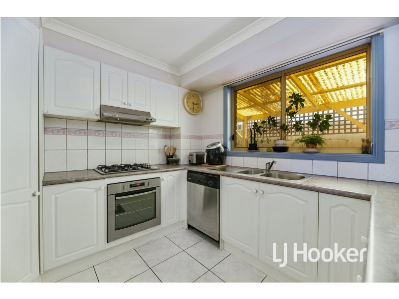 21 Hazelmere Avenue, Cranbourne West VIC 3977