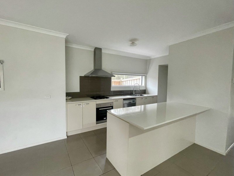 7 Heathland Circuit, Cranbourne East VIC 3977