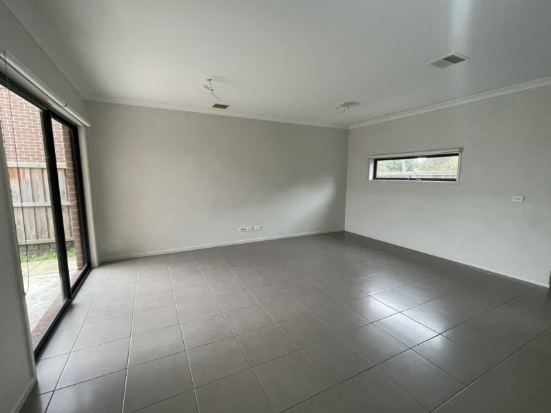 7 Heathland Circuit, Cranbourne East VIC 3977