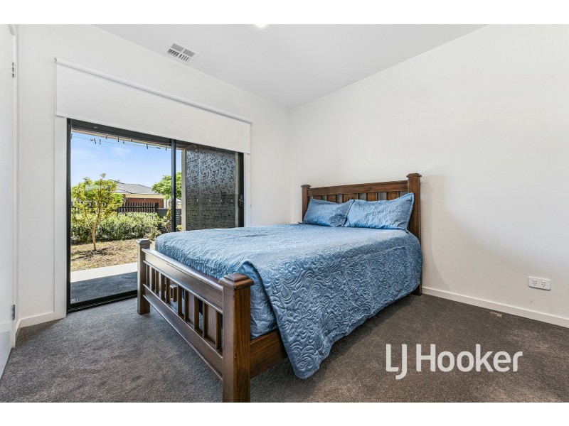 40 Spirit Boulevard, Cranbourne East VIC 3977