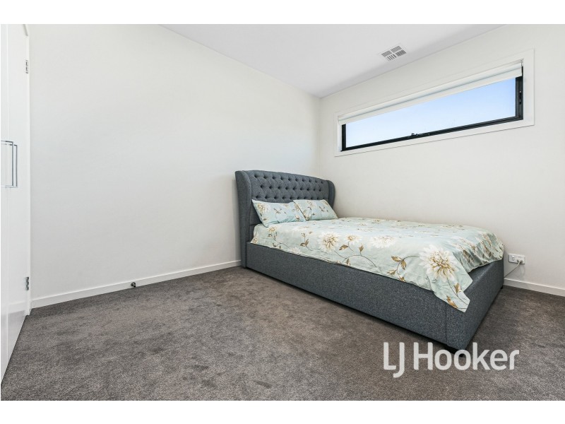 40 Spirit Boulevard, Cranbourne East VIC 3977