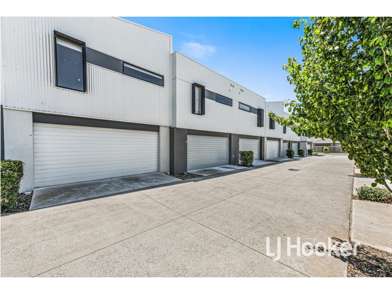 40 Spirit Boulevard, Cranbourne East VIC 3977