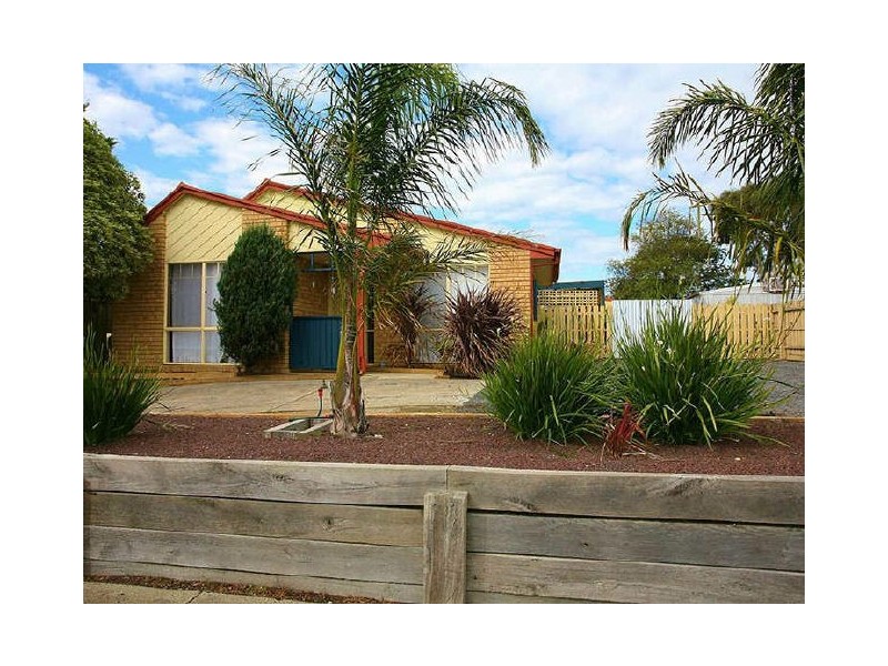 65 Willora Crescent, Cranbourne VIC 3977