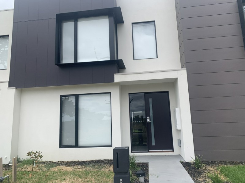 6 Hare Mews, Cranbourne East VIC 3977