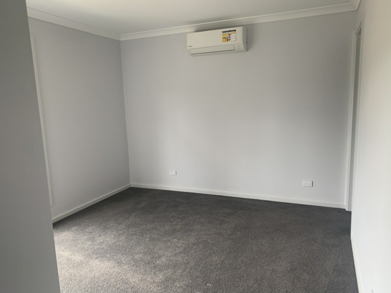 6 Hare Mews, Cranbourne East VIC 3977