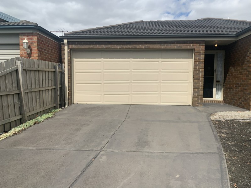 54 Bellarine Drive, Cranbourne VIC 3977