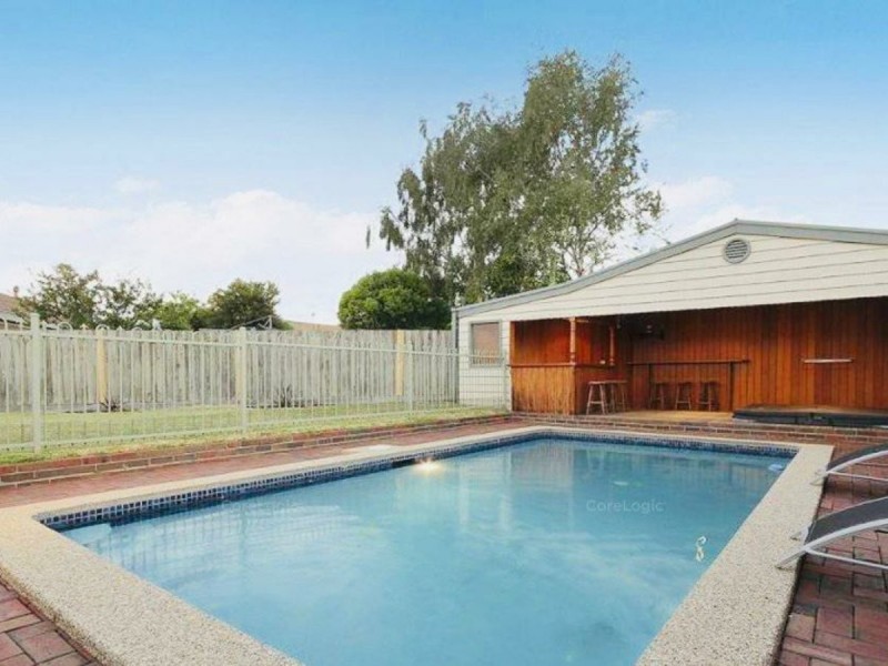 13 Frances Court, Cranbourne VIC 3977